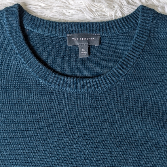 ⭐ BOGO The Limited assymetrical sweater EUC - Picture 7 of 9